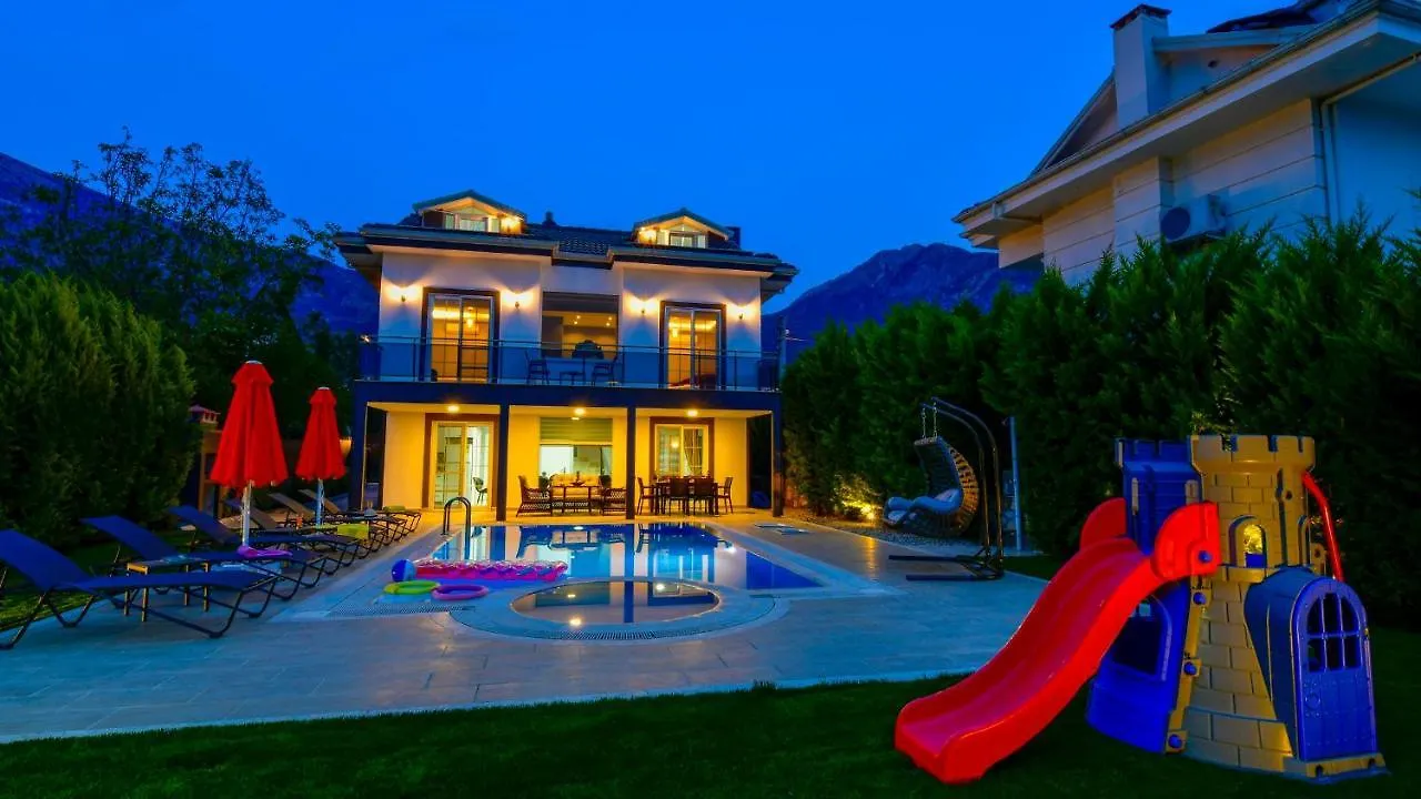 Blue - 4 Bedroom Holiday Villa In Hisaroenue Oludeniz