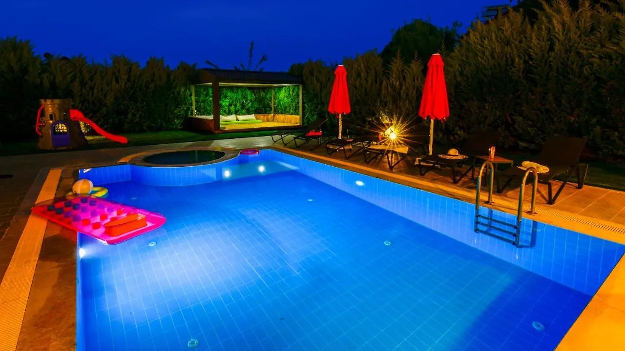 Blue - 4 Bedroom Holiday Villa In Hisaroenue Oludeniz Turecko