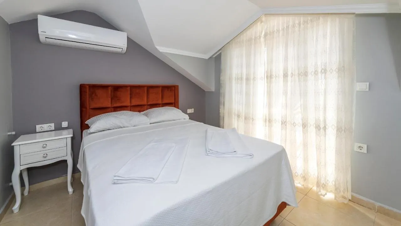 Blue - 4 Bedroom Holiday Villa In Hisaroenue Oludeniz