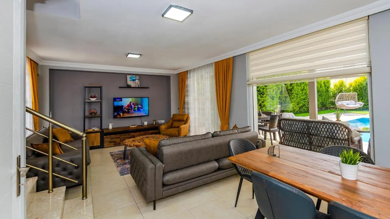 Blue - 4 Bedroom Holiday Villa In Hisaroenue Oludeniz