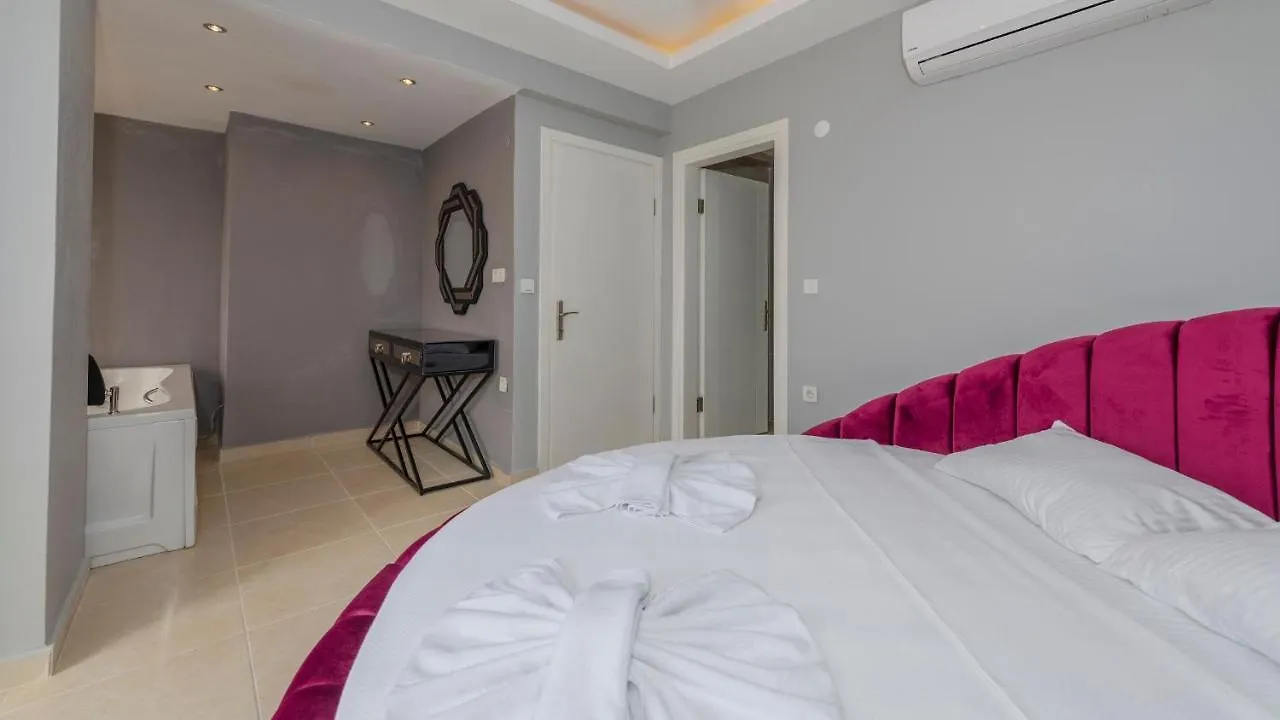 Blue - 4 Bedroom Holiday Villa In Hisaroenue Oludeniz