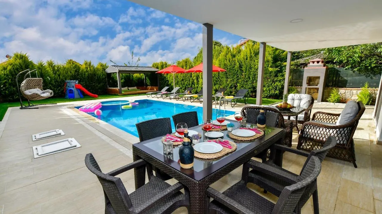 Blue - 4 Bedroom Holiday Villa In Hisaroenue Oludeniz Turecko