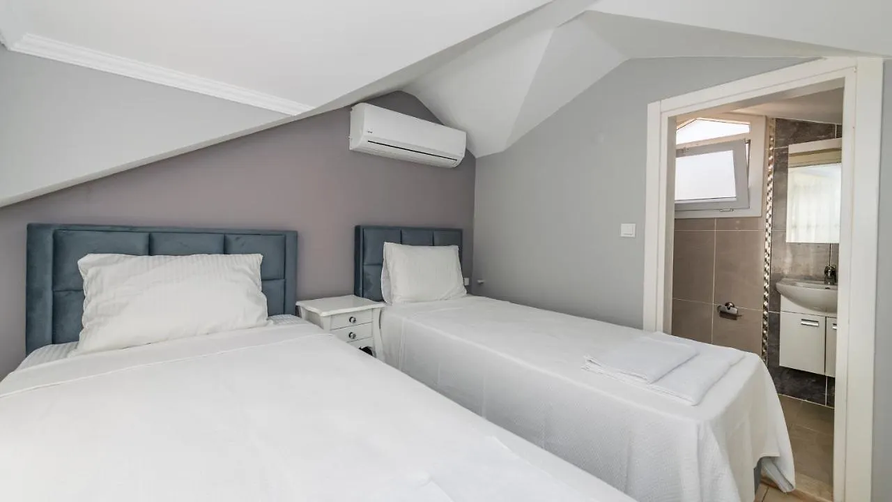 Blue - 4 Bedroom Holiday Villa In Hisaroenue Oludeniz