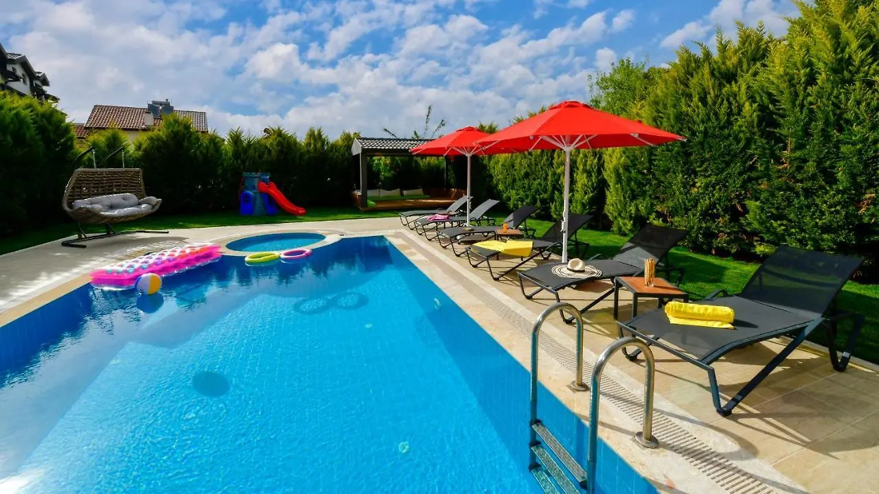Blue - 4 Bedroom Holiday Villa In Hisaroenue Oludeniz Turkey