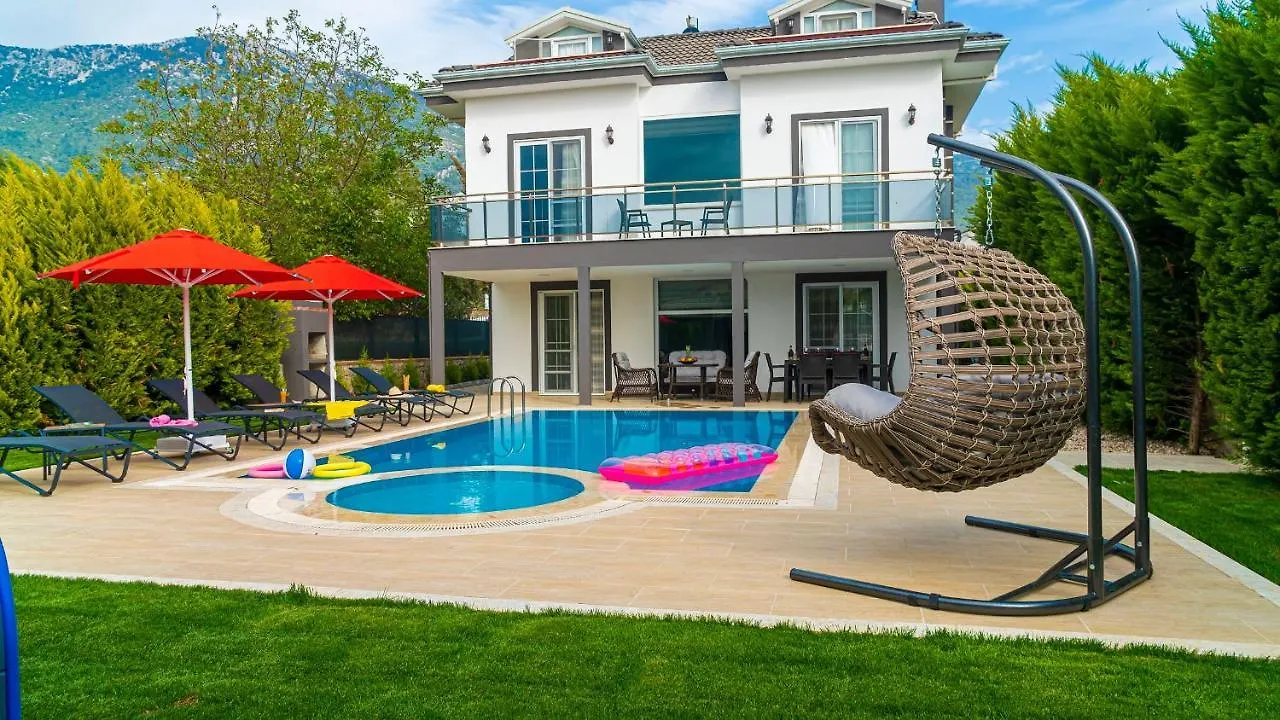 Blue - 4 Bedroom Holiday Villa In Hisaroenue Oludeniz