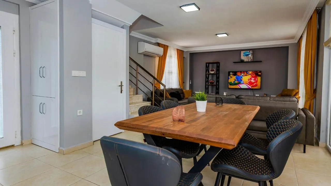 Blue - 4 Bedroom Holiday Villa In Hisaroenue Oludeniz