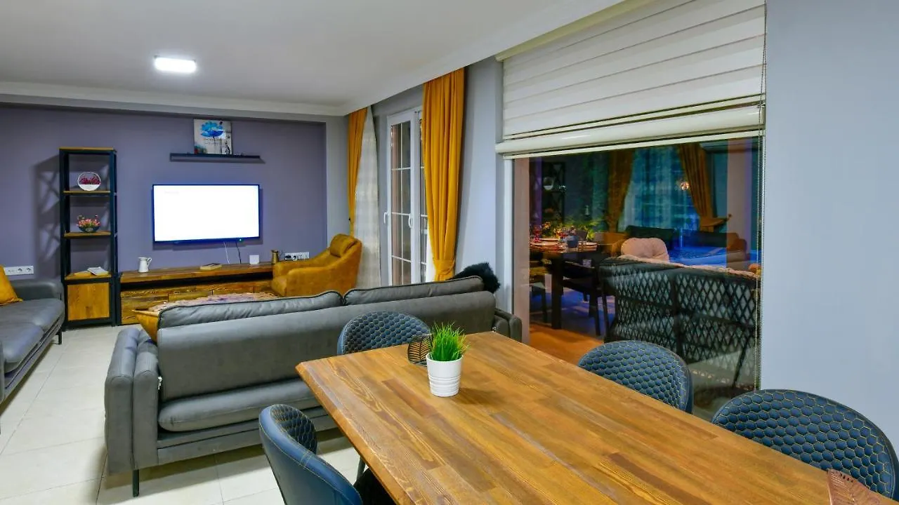 Blue - 4 Bedroom Holiday Villa In Hisaroenue Oludeniz