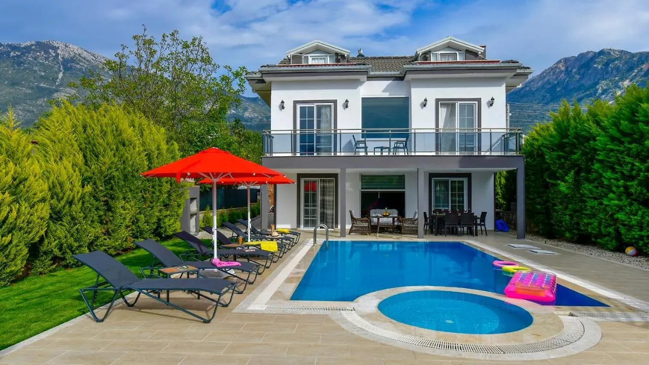 Blue - 4 Bedroom Holiday Villa In Hisaroenue Oludeniz